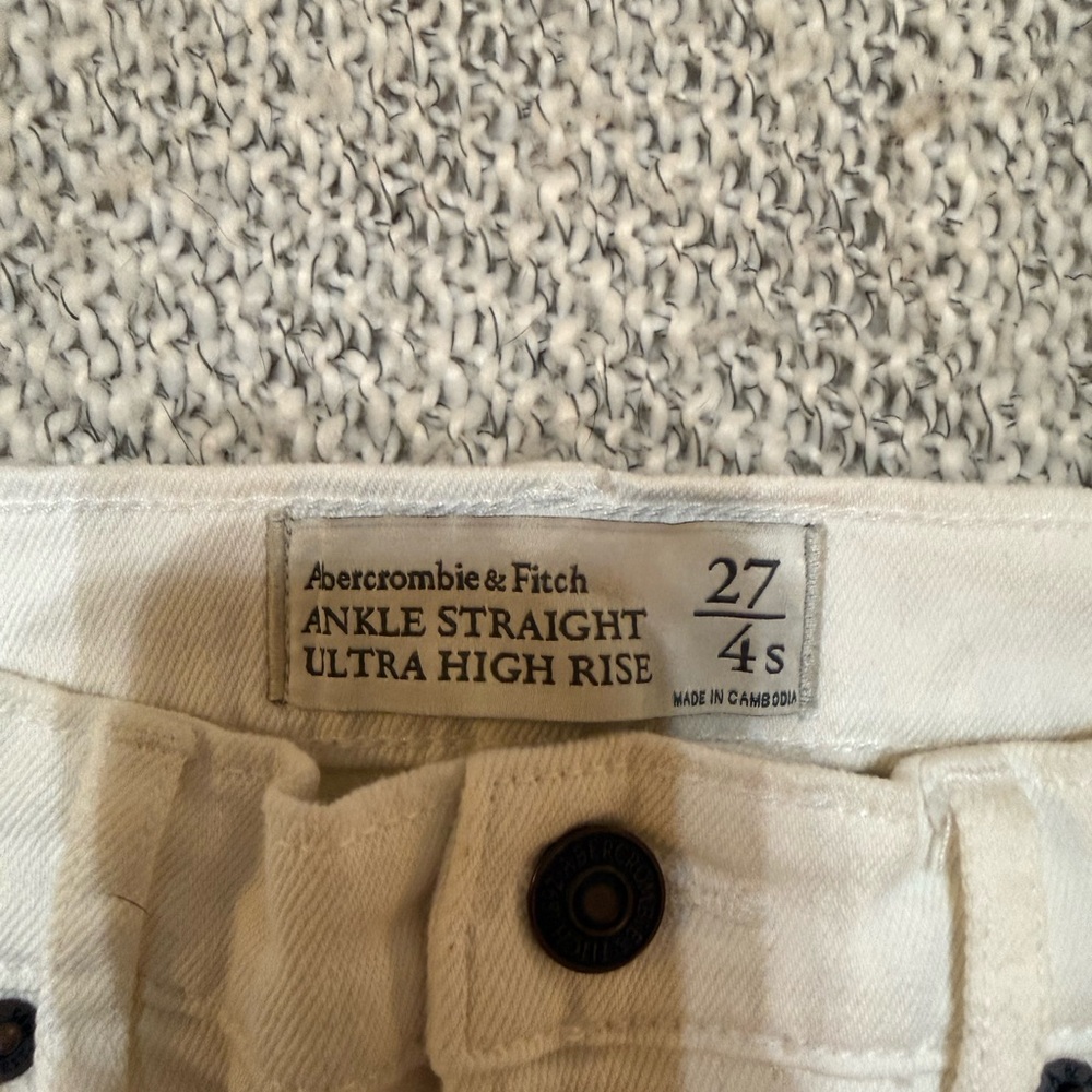 Abercrombie & Fitch Cream Ankle Straight Jeans